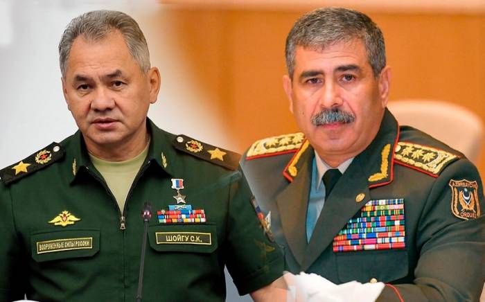 Министры обороны Азербайджана и России обсудили ситуацию на границе