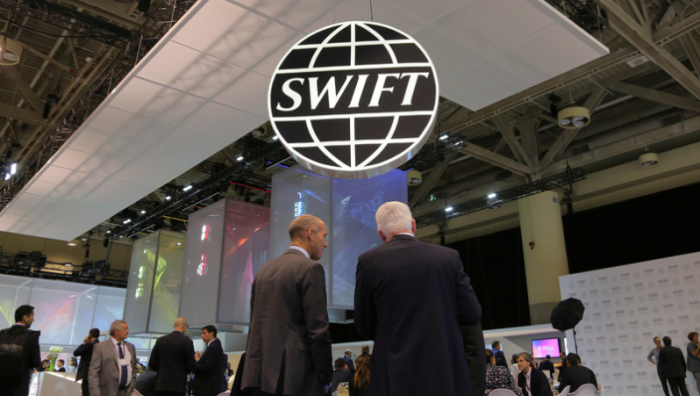 США пригрозили отключить Россию от SWIFT и ударить по олигархам

