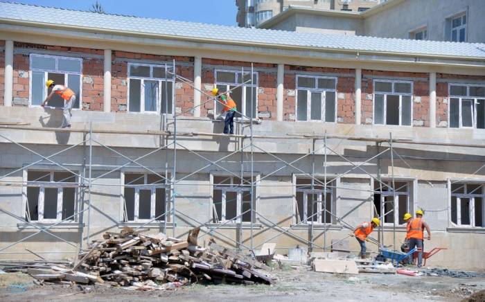 В текущем году в Баку отремонтировано более 80 школ