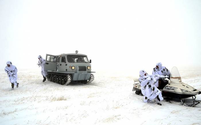 Азербайджанская армия приобрела новую гусеничную и лыжную технику
