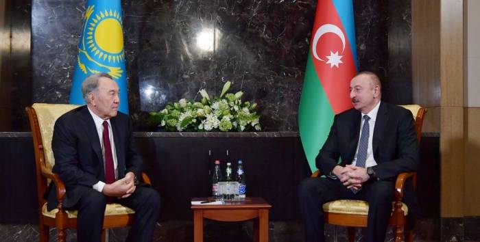 Нурсултан Назарбаев выразил соболезнования Президенту Ильхаму Алиеву в связи с крушением военного вертолета