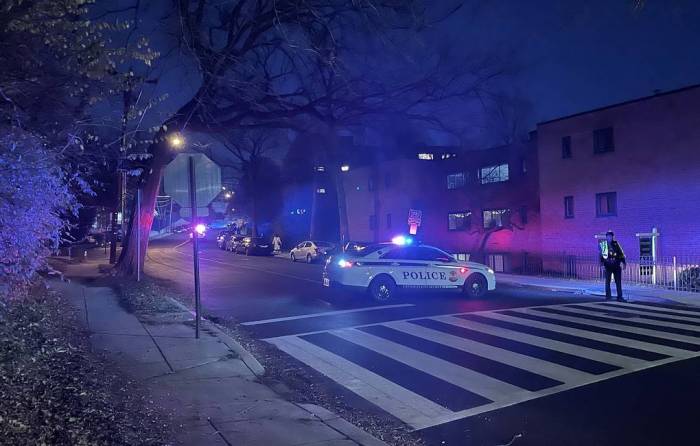 Полиция перекрыла улицу у посольства России в Вашингтоне из-за подозрительного пакета
