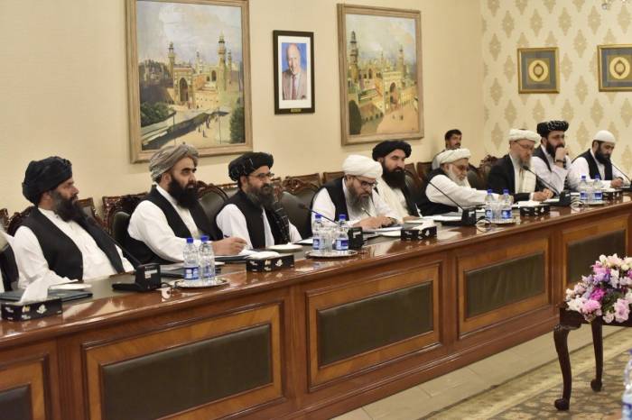 Делегация талибов провела в Исламабаде встречу со представителем США по Афганистану
