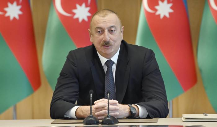 Ильхам Алиев поздравил азербайджанский народ
