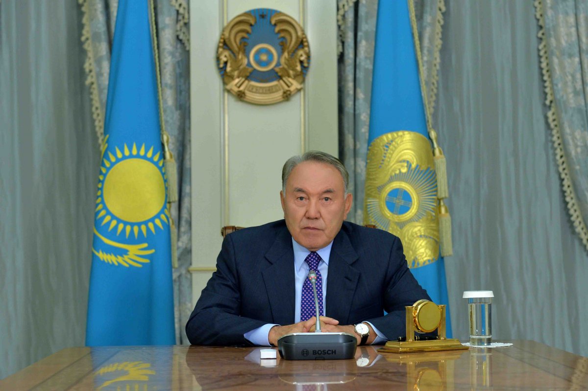 Нурсултан Назарбаев лишился пожизненных постов
