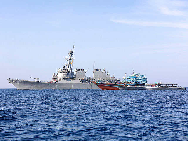 ВМФ США остановили вышедшее из Ирана судно с грузом для хуситов