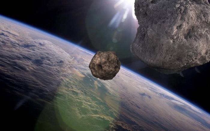 NASA: К Земле летят сразу два астероида-