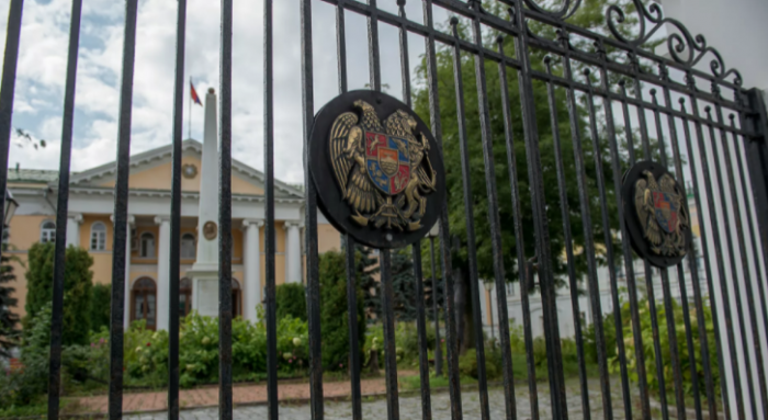 Неизвестный заявил об угрозе взрыва посольств Армении и Беларуси в РФ
