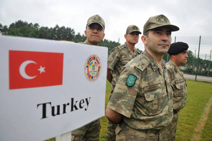 Турция отправит в Афганистан 700 тонн гуманитарной помощи
