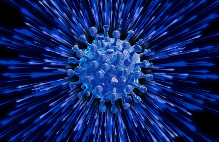 Носитель Омикрона может заразить до 100 человек одновременно — иммунолог
