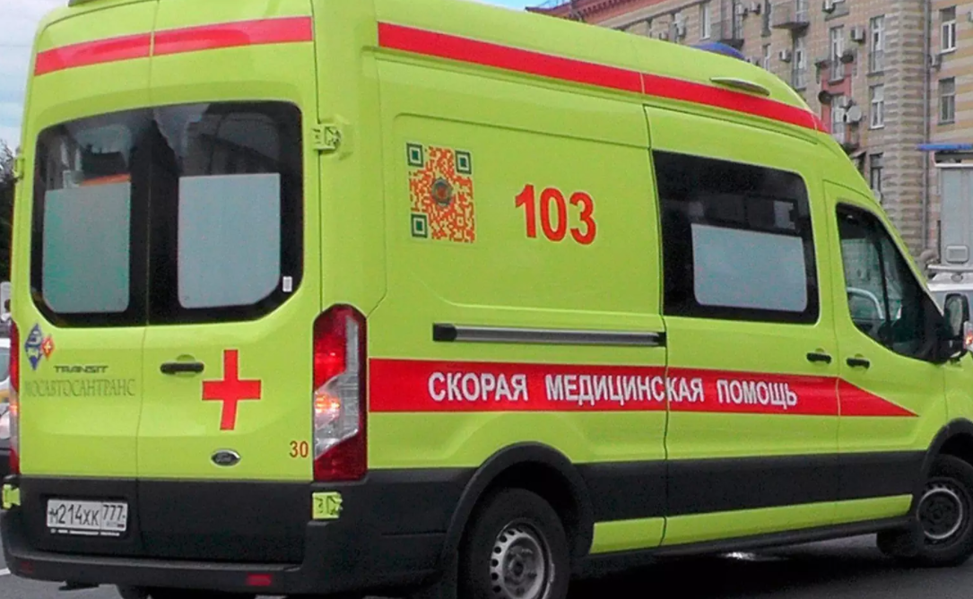 В Москве школьница выпала из окна 22 этажа и выжила

