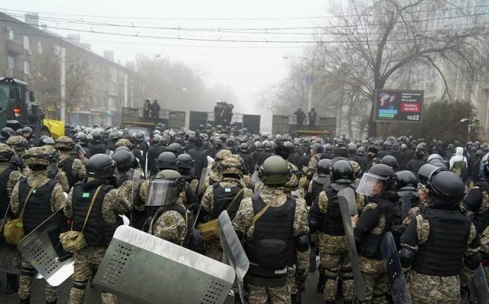 В Казахстане в ходе беспорядков задержаны около 8 тыс. человек
