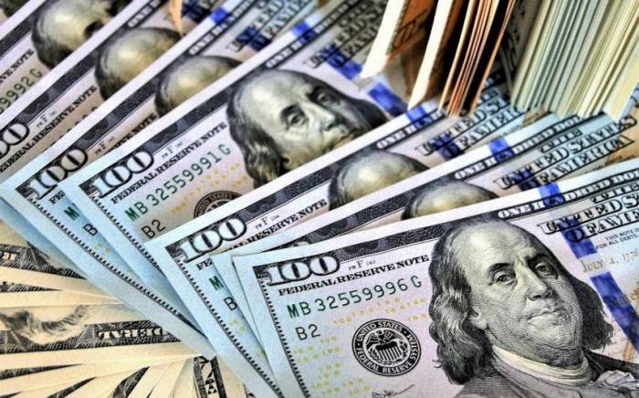 Валютные резервы Азербайджана выросли на 2,5 млрд долларов
