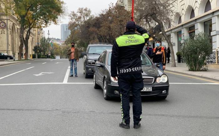 В Азербайджане память шехидов почтили минутой молчания
