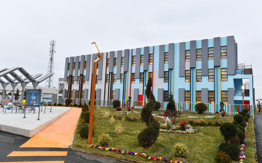 Президент Ильхам Алиев и первая леди Мехрибан Алиева открыли новый комплекс в Бина