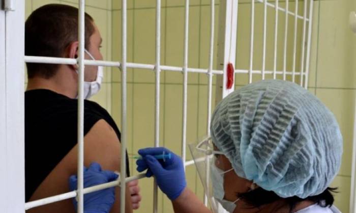 В Азербайджане вакцинированы все заключенные
