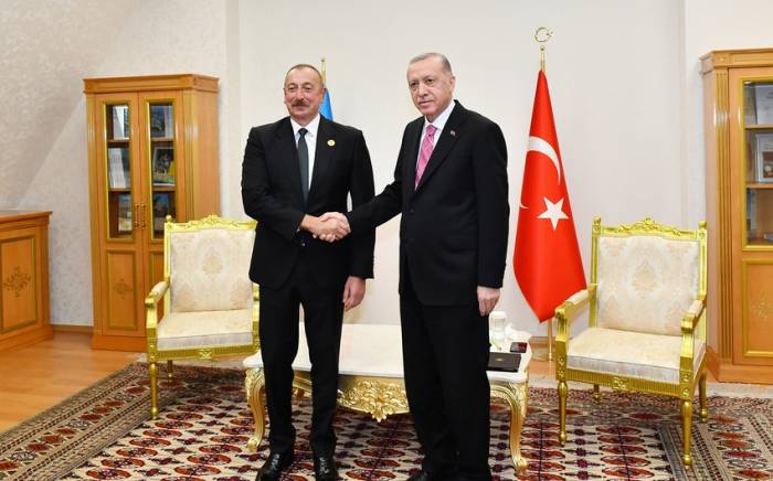 Ильхам Алиев: Всегда и во всех вопросах и впредь будем находиться рядом с братской Турцией
