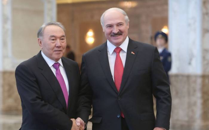 Лукашенко обсудил с Назарбаевым ситуацию в Казахстане
