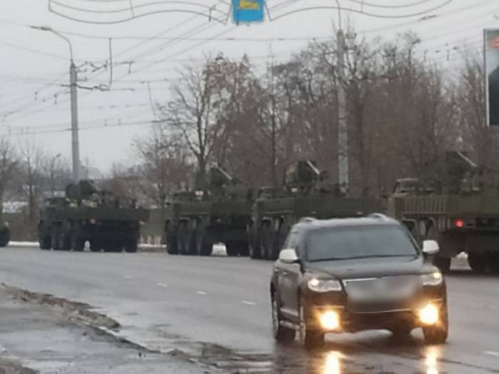 СМИ: в Белоруссию массово перебрасываются колонны российской военной техники