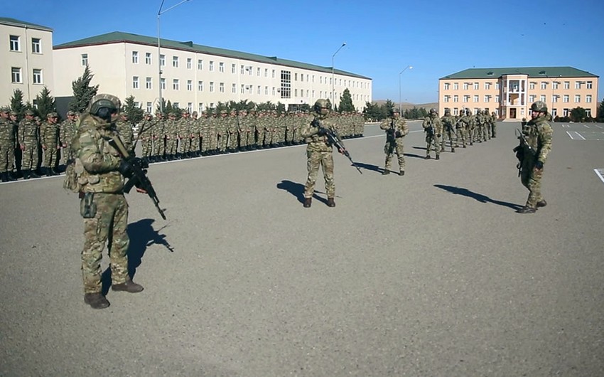 В Азербайджане продолжаются учебные сборы военнообязанных