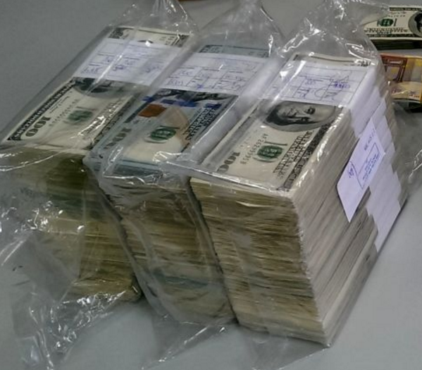 В Казахстане усилили контроль незаконного вывода денег из страны