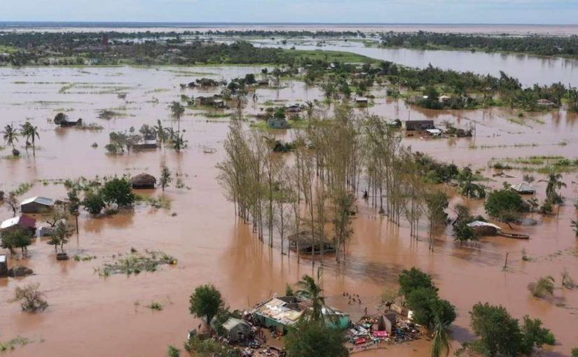 Тропический шторм унес жизни 46 человек на юго-востоке Африки -  ВИДЕО