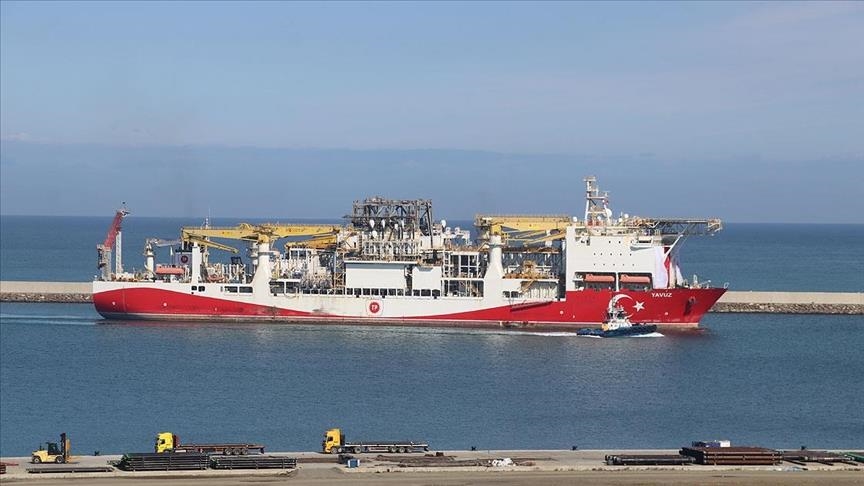 Газовые месторождения в Черном море освоят три турецких судна
