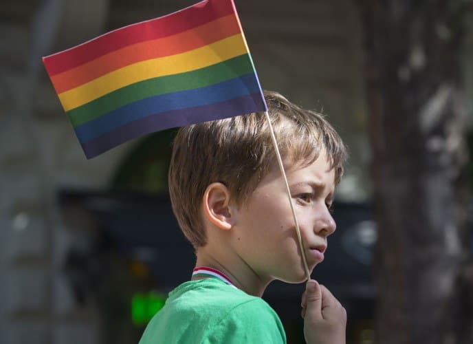 В США школа открыла втайне от родителей ЛГБТ-клуб для шестиклашек