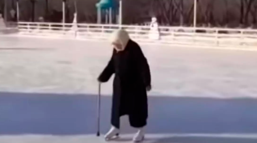 83-летняя бабушка-фигуристка из Карагандинской области вызвала восторг в соцсетях - ВИДЕО
