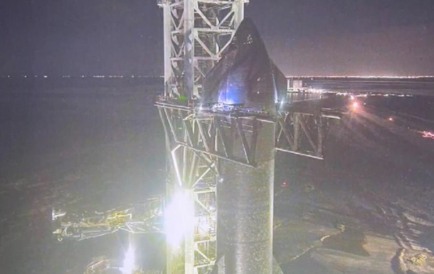 SpaceX завершила строительство крупнейшей ракеты в мире - ВИДЕО