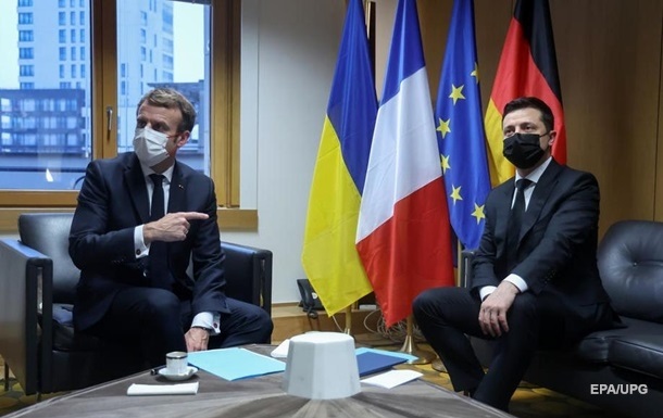 Зеленский обещал Макрону не отвечать на провокации
