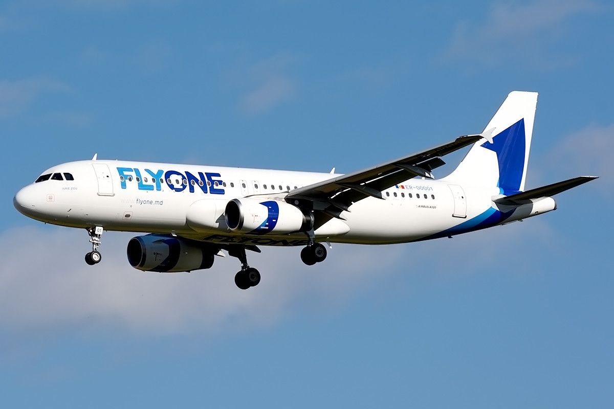 Авиакомпания flyone armenia. Flyone Armenia. Авиакомпания Fly one Armenia. Самолеты Fly Armenia. Fly one самолеты.