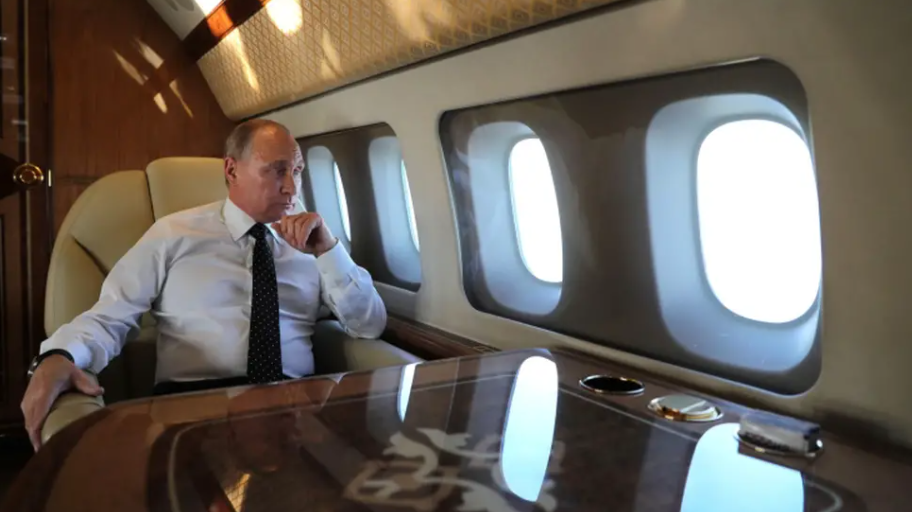Песков опроверг информацию о сложностях с самолетом Путина при заходе на посадку в Пекине