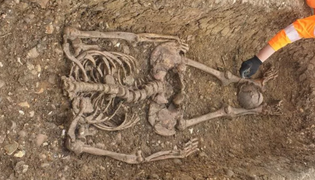 Англия: десятки обезглавленных скелетов обнаружены в римском поселении