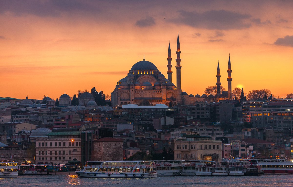 Стамбул, Москва и Дубай вошли топ-10 самых романтичных городов мира
