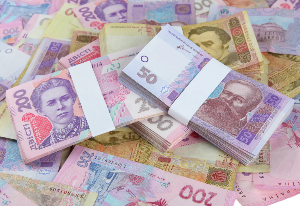 Жители Украины заплатят налоги авансом 