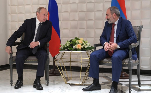 Путин созвонился с Пашиняном по армяно-азербайджанскому урегулированию