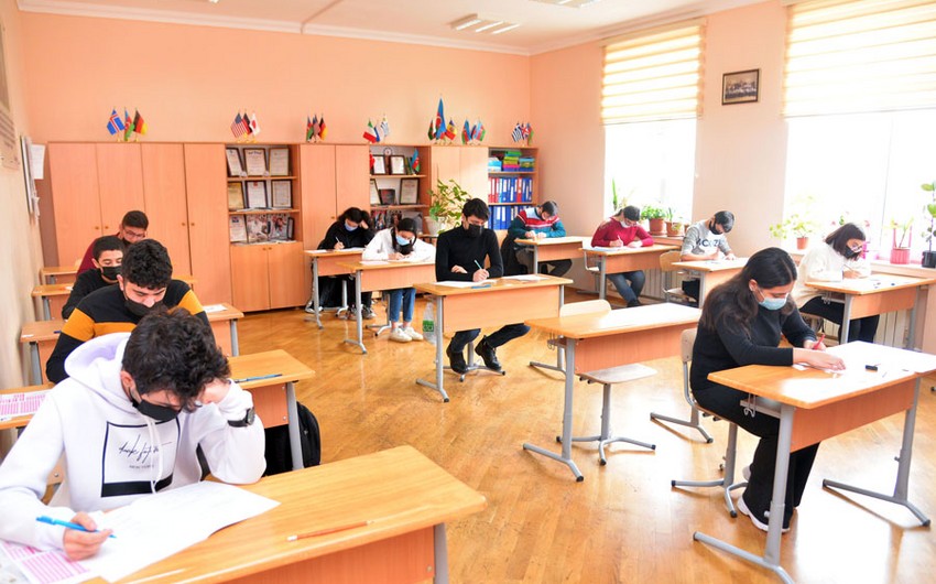 В Баку возобновлены очные занятия в двух школах

