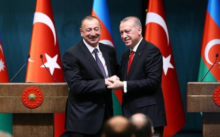 Президент Ильхам Алиев поздравил Эрдогана
