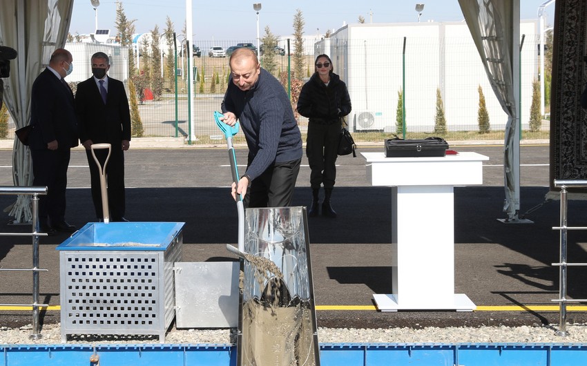 Ильхам Алиев заложил фундамент двух предприятий в Агдамском промпарке 
