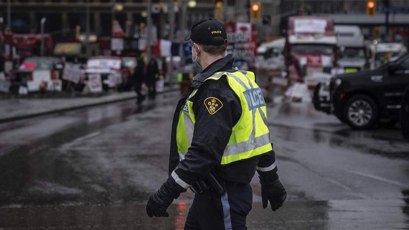 В Канаде власти начали замораживать счета протестующих