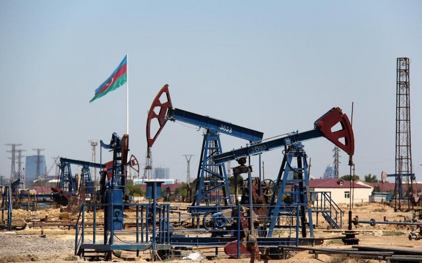 Цена азербайджанской нефти незначительно подешевела