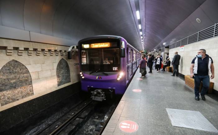 Работу бакинского метро продлят на час в связи с матчем "Карабах" - "Марсель"
