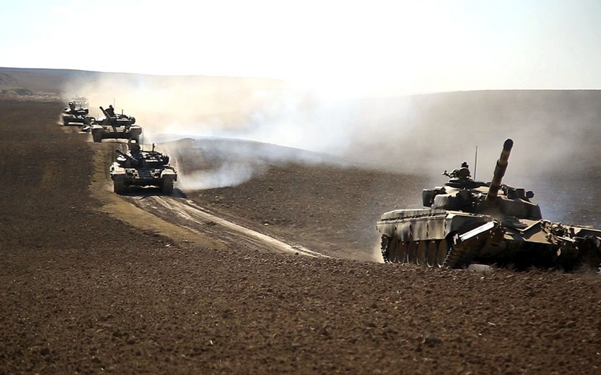 Проводятся учения механизированных и танковых частей Азербайджанской армии
