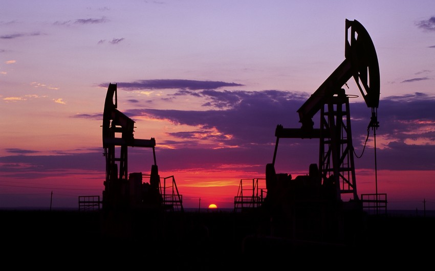 Мировые цены на нефть выросли на фоне снижения запасов сырья в США
