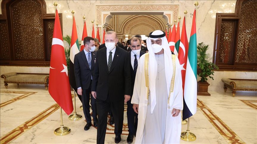 Эрдоган в ходе визита в ОАЭ намерен обсудить напряженность между РФ и Украиной