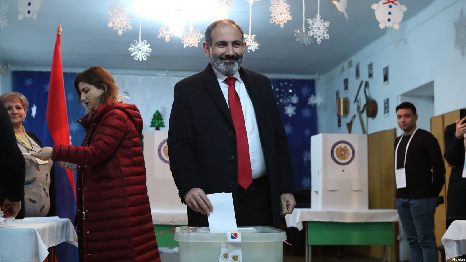 Выборы президента Армении запланированы на март