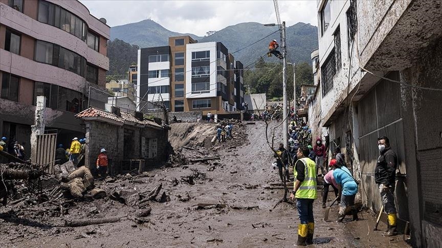 Число жертв наводнений и схода селей в Эквадоре возросло до 27
