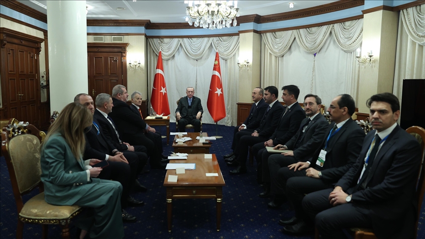 Президент Эрдоган принял делегацию крымских татар
