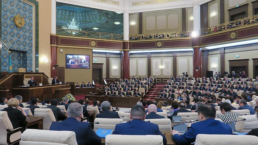 В Казахстане планируется ввести контроль за расходами госслужащих
